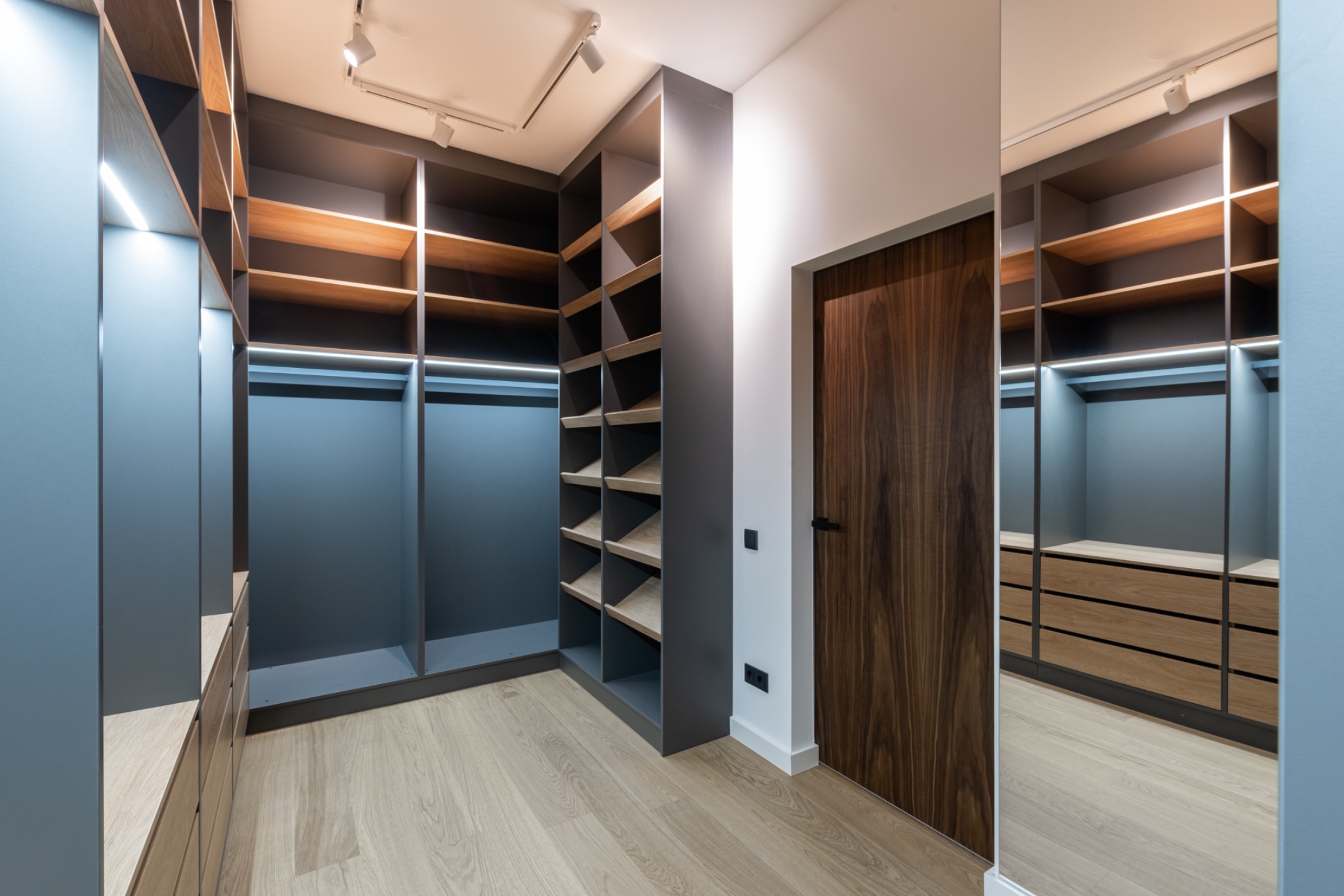 Walk-In Closets